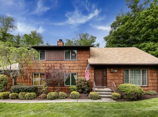 488 Windsor Ct, Yorktown Heights, NY 10598
