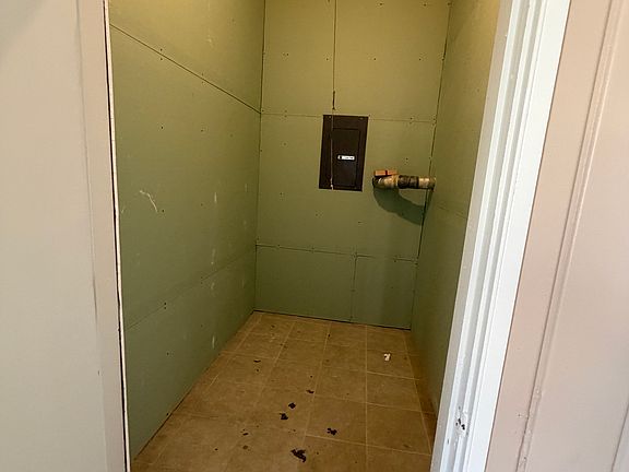 3rd image of 7280 Renda St