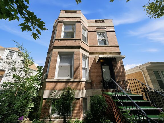 3rd image of 2025 N Lawler Ave