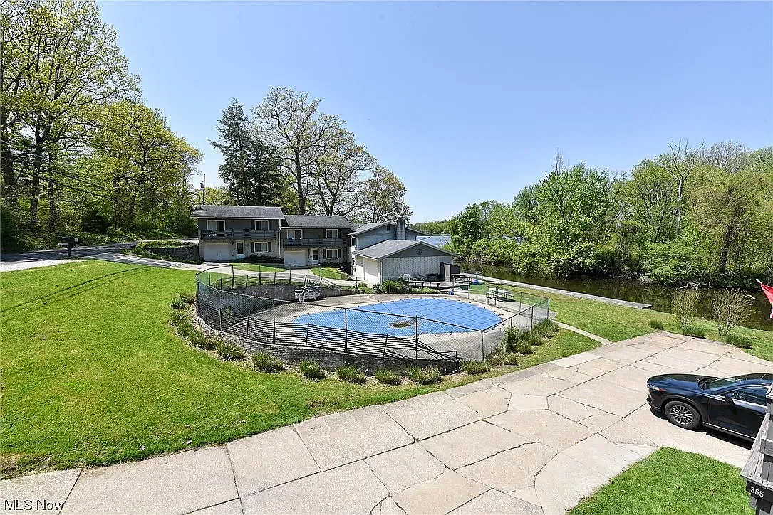 2 bed, 1.5 bath, $1,450 — Photo 2