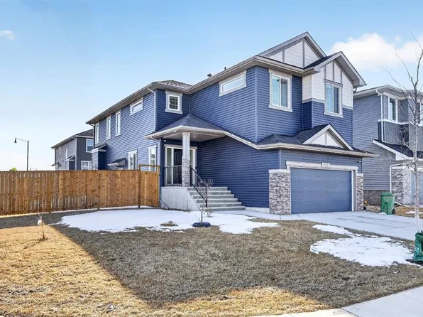 208 W Dawson Cir, Chestermere, AB T1X 2R2