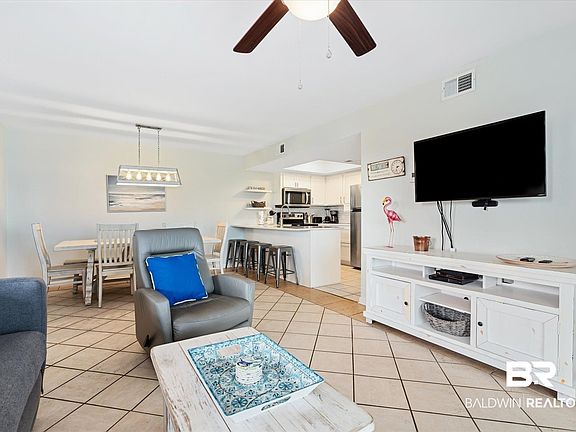 4th image of 1041 W Lagoon Ave #101