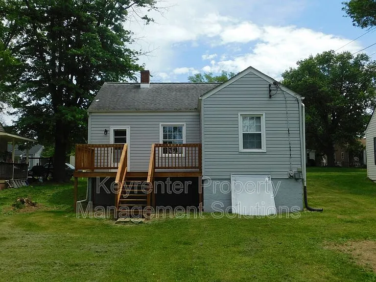 325 James Ave — Photo 3