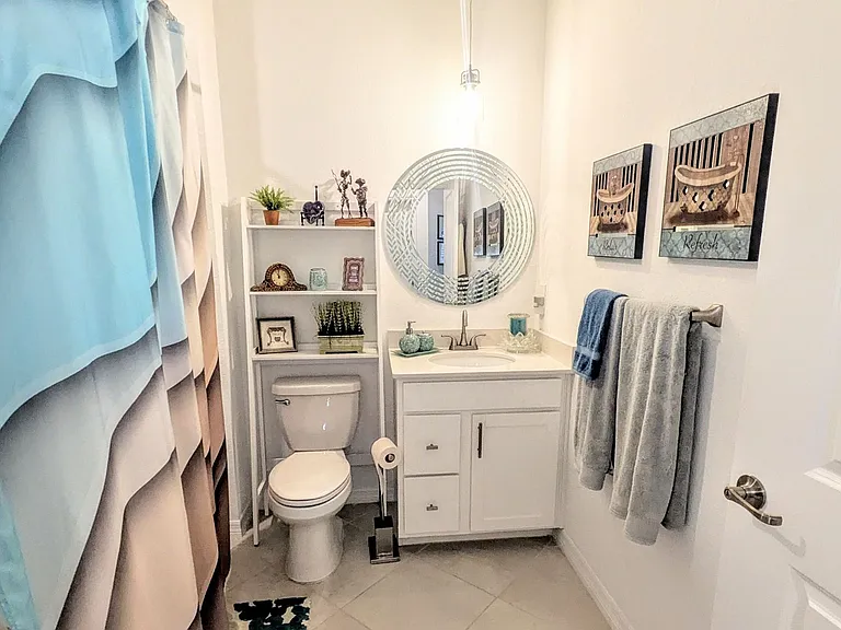 5639 N Honore Ave #222 — Photo 35