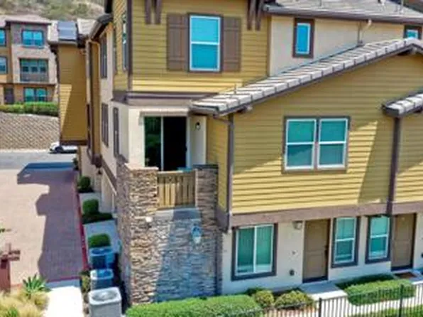 327 Mission Villas Rd, San Marcos, CA 92069