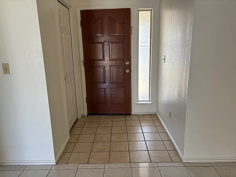 7170 Cloverleaf Way — Photo 17