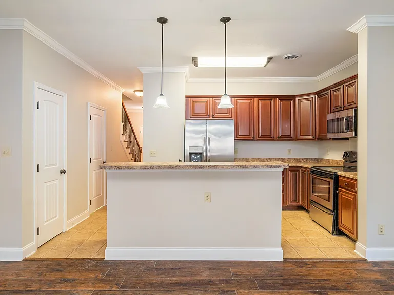 4808 Fountain View Way #H — Photo 1