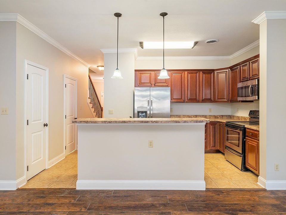 1st image of 4808 Fountain View Way #H