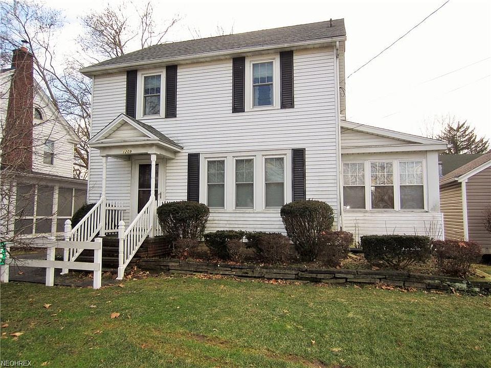 1st image of 1209 E River St