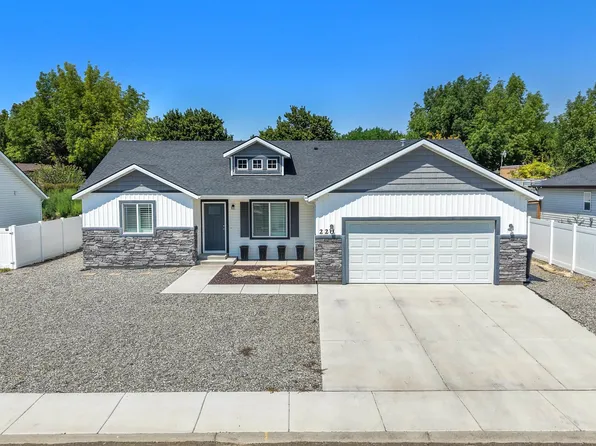 220 Pine Ave, Hansen, ID 83334