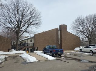 1515 Millpond Ct, Chaska, MN 55318