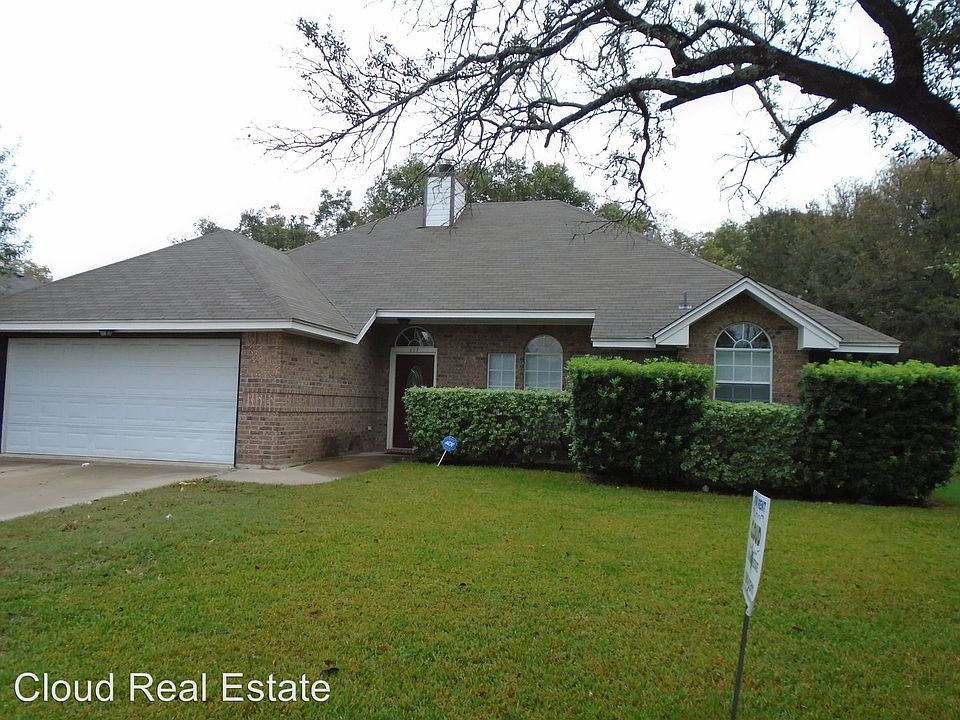 1st image of 407 Gina Dr