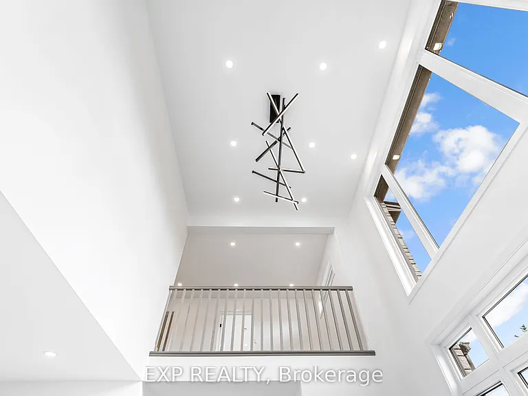 489 Duvernay Dr — Photo 5