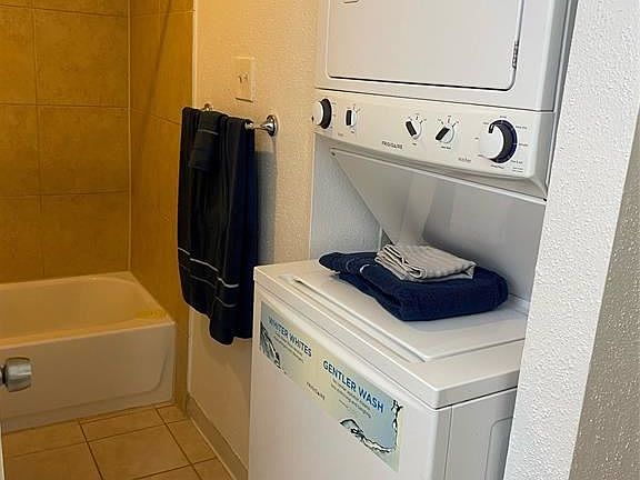 4th image of 10047 S Westpark Dr #12