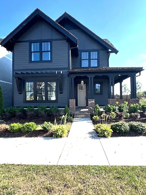 100 Saddlewalk Dr