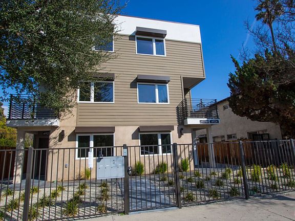 3rd image of 4924 Laurel Canyon Blvd