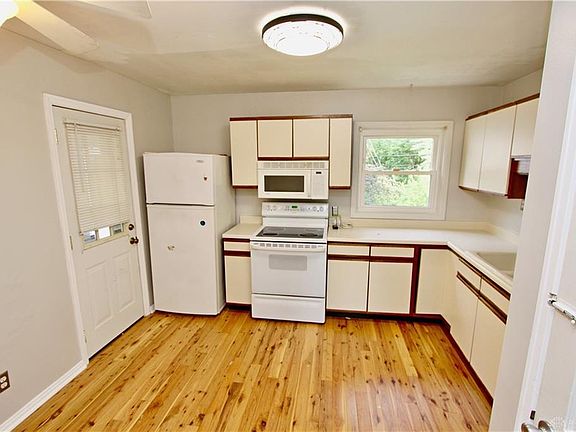 5th image of 1008 Cosler Dr