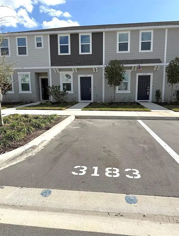 2 bed, 2.5 bath, 1275 sqft, $1,700 — Photo 1