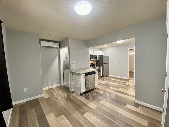 3rd image of 819 Asterwood Dr Unit D