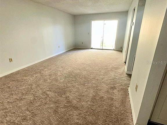 3rd image of 922 Lake Destiny Rd Unit C
