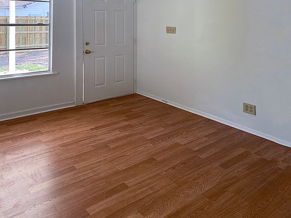 3rd image of 2808 W Upshur Ave