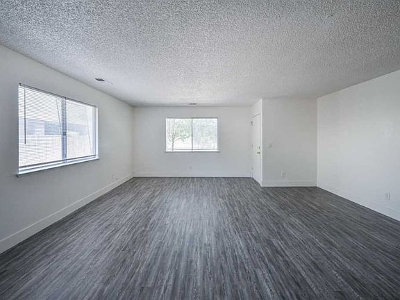 5th image of 935 N Palm Ave