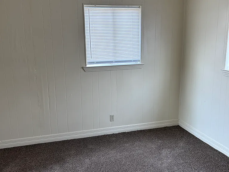 8949 El Paso Ave — Photo 1
