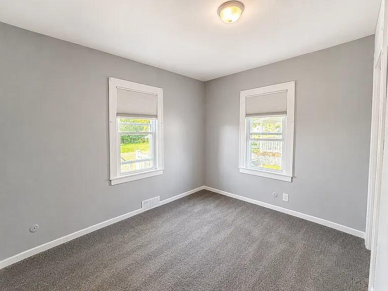 3028 Durant Hts — Photo 2
