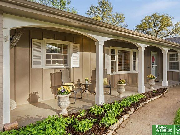 4th image of 707 Parkwood Ln