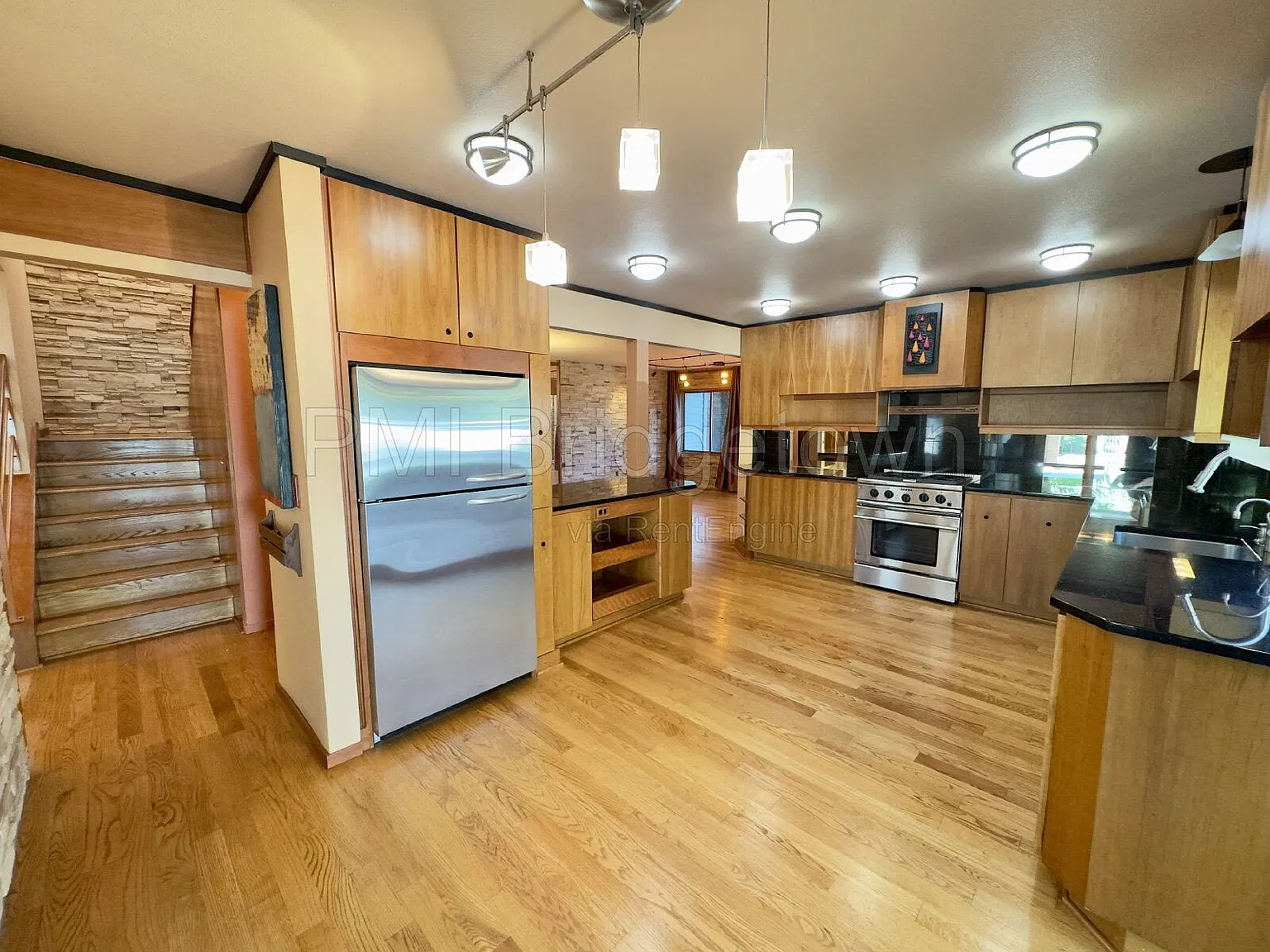 3 bed, 2.0 bath, 1950 sqft, $2,990 — Photo 1