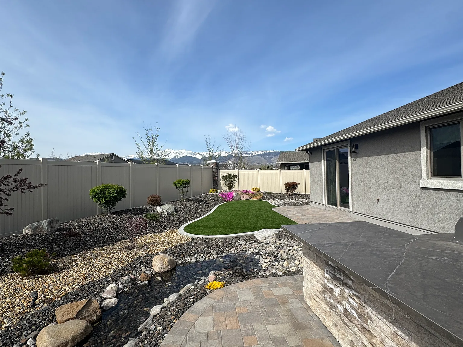 3 bed, 2.5 bath, 2281 sqft, $4,500 — Photo 2