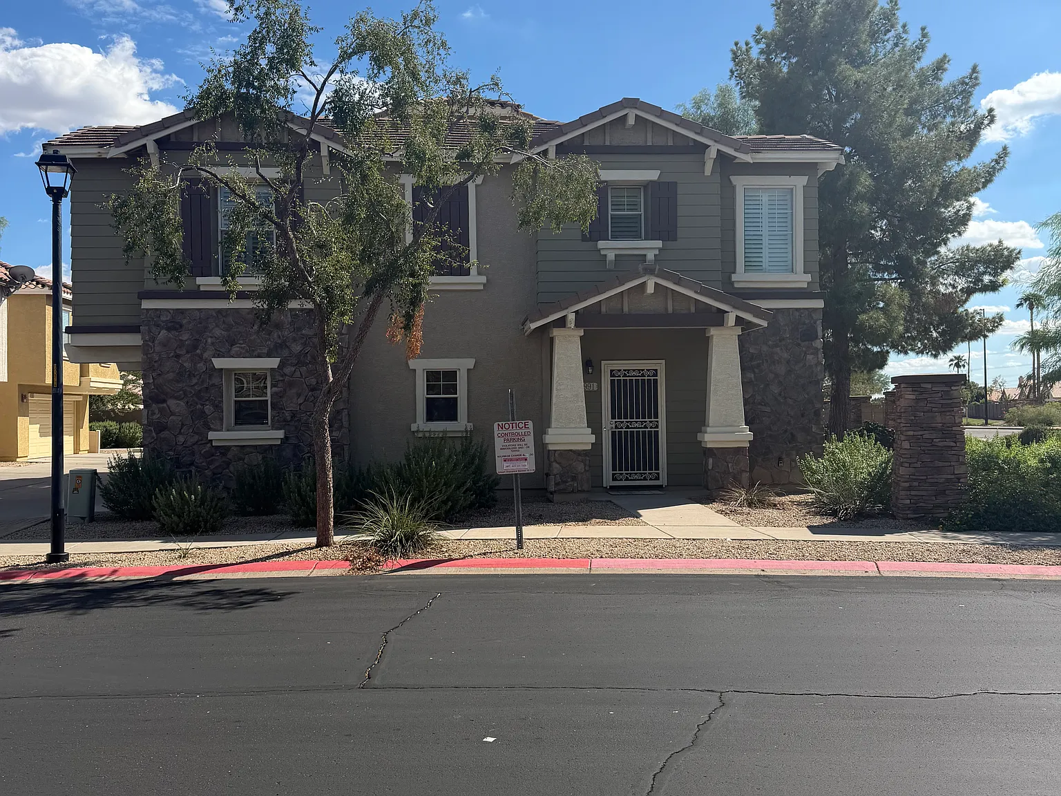 2 bed, 1100 sqft, $1,950 — Photo 2