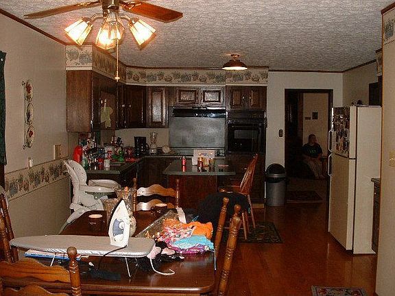 2nd image of 138 Royal Oaks Ln