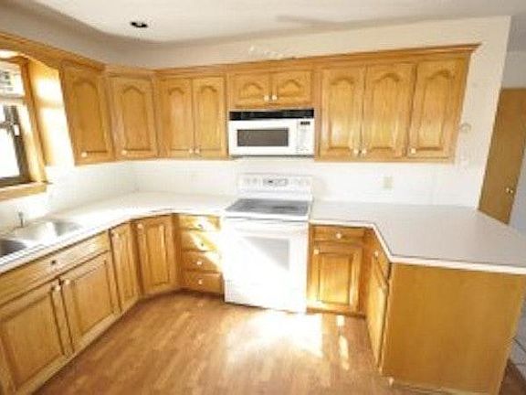 5th image of 601 Starlite Dr