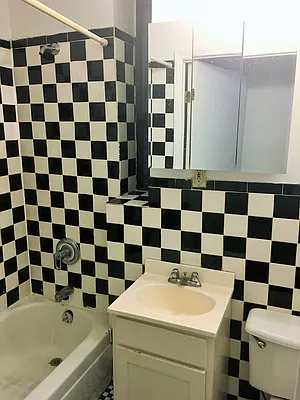 Rented by Crosstown Apartments NYC | media 31