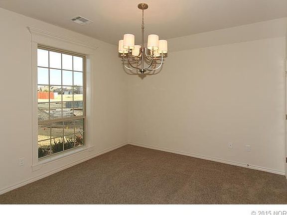 3rd image of 1225 W Dover St