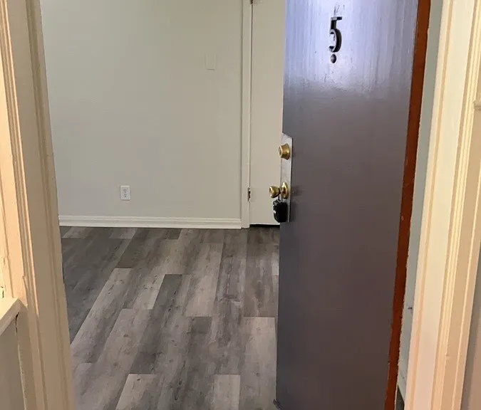 613 Gainsborough Rd #5 — Photo 5