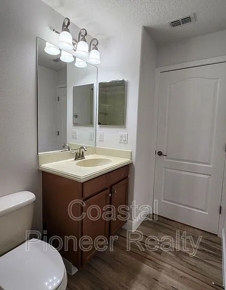11404 Holmbridge Ln — Photo 13