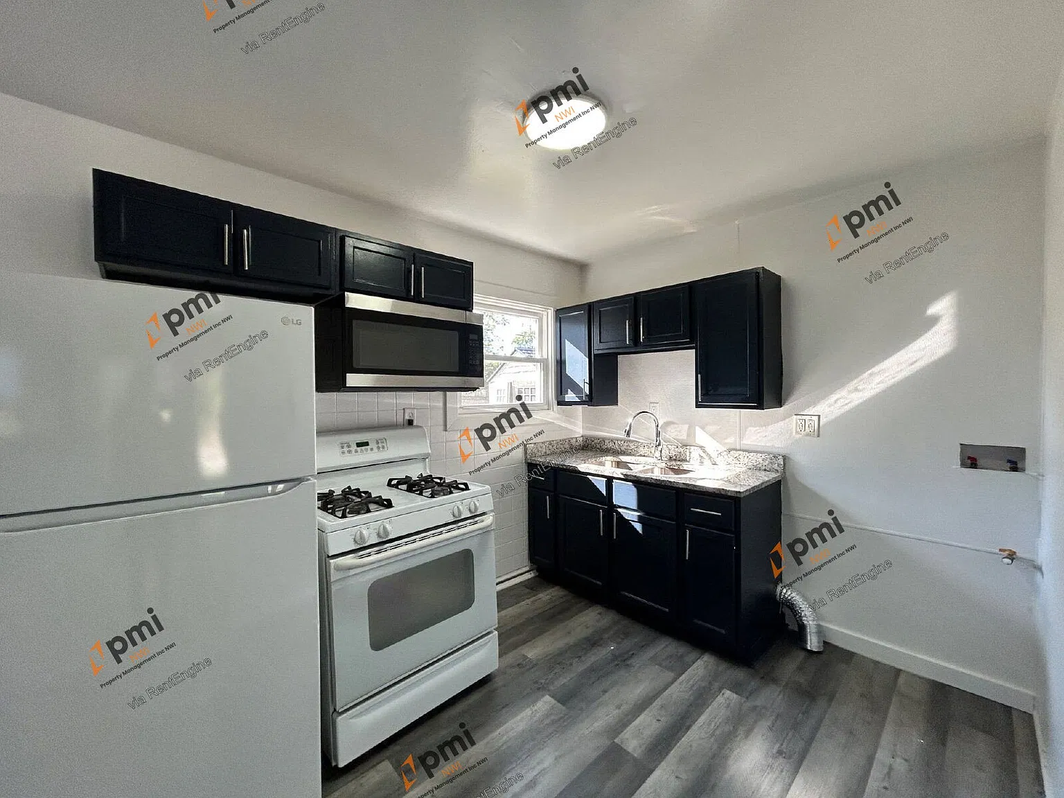3 bed, 1.0 bath, 825 sqft, $1,295 — Photo 4