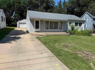 1918 Castle St, Waterloo, IA 50701