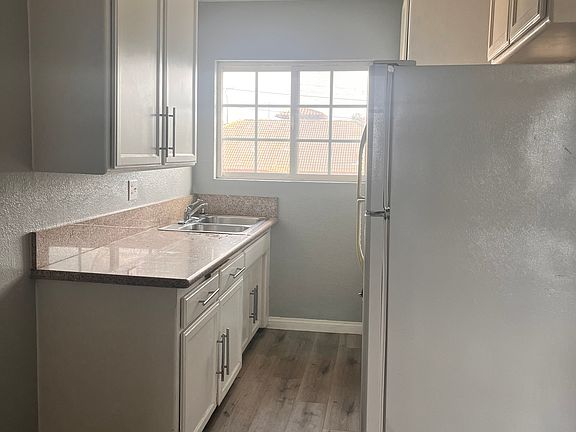 3rd image of 4459 N Maine Ave APT D