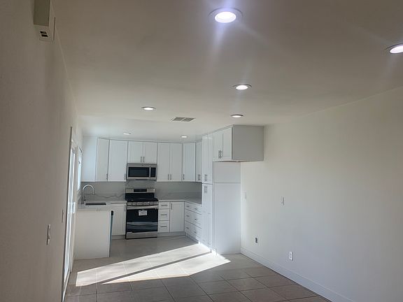 4th image of 22721 Cottonwood Ave