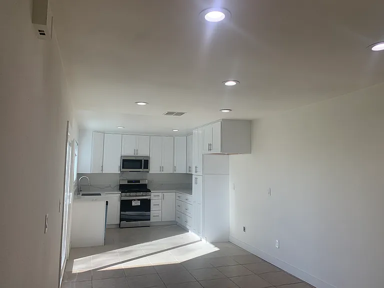22721 Cottonwood Ave — Photo 5