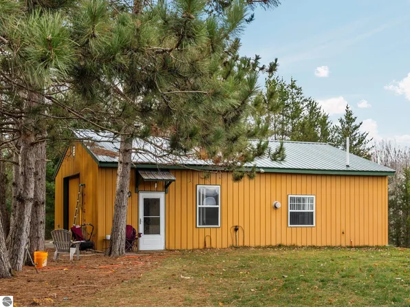 1730 Old M37, Mesick, MI 49668