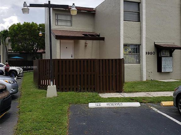 2nd image of 9980 NW 9th Street Cir APT 206-5