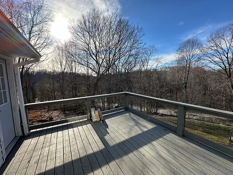 105 Meadowview Dr — Photo 13