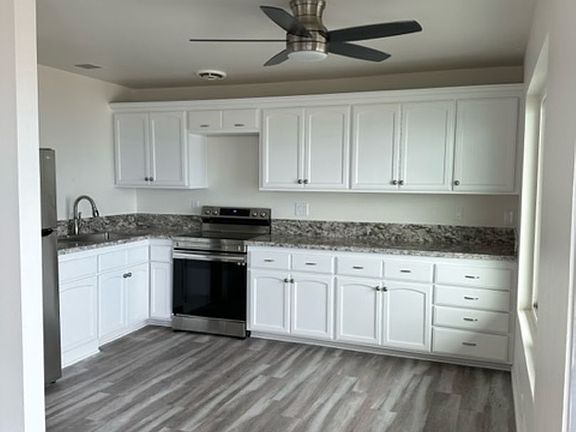 2nd image of 671 Glenneyre St #10
