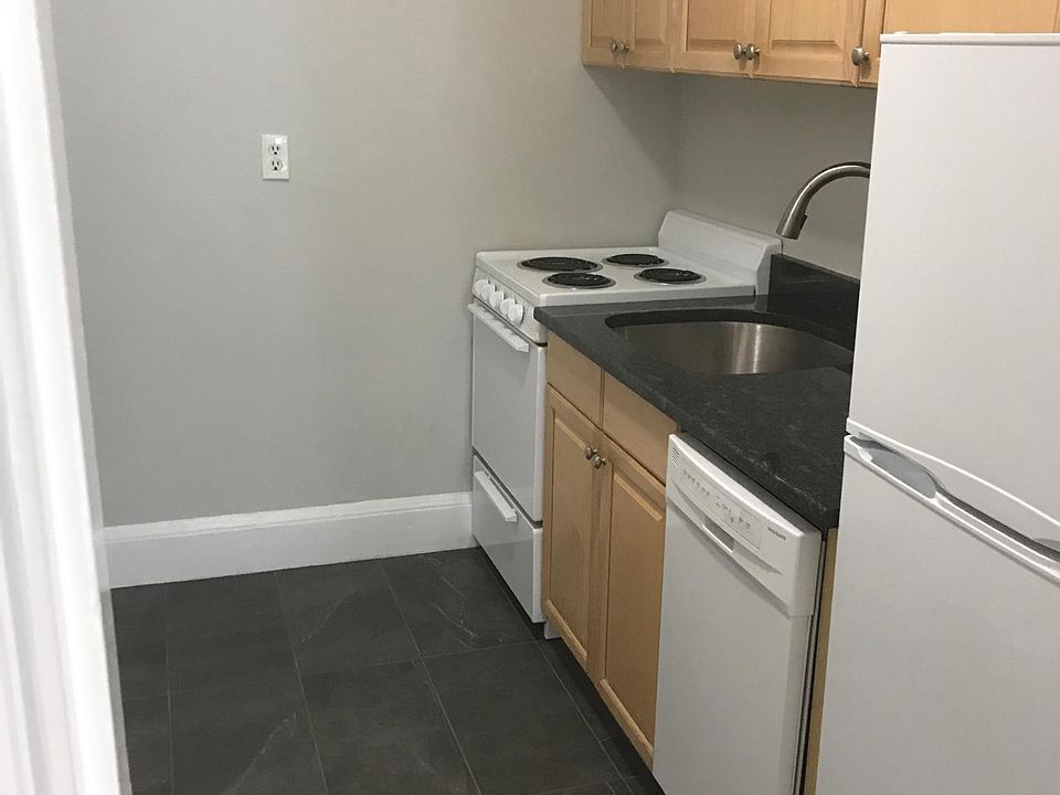 2nd image of 135 Newbury St #55