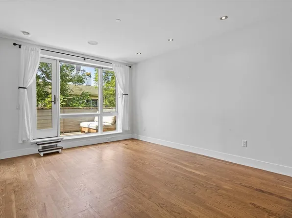 660 Bergen St APT 3D, Brooklyn, NY 11238