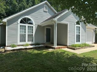 9022 Brad Ct, Matthews, NC 28104